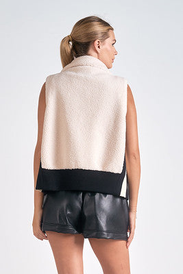 Back view of Elan Vancouver Sherpa Zip Up Vest in soft sherpa with bold stripe accents