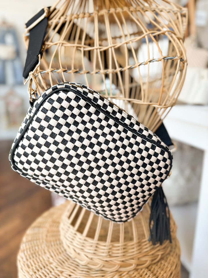 Woven Willow Camera Crossbody Bag - Checkered Black